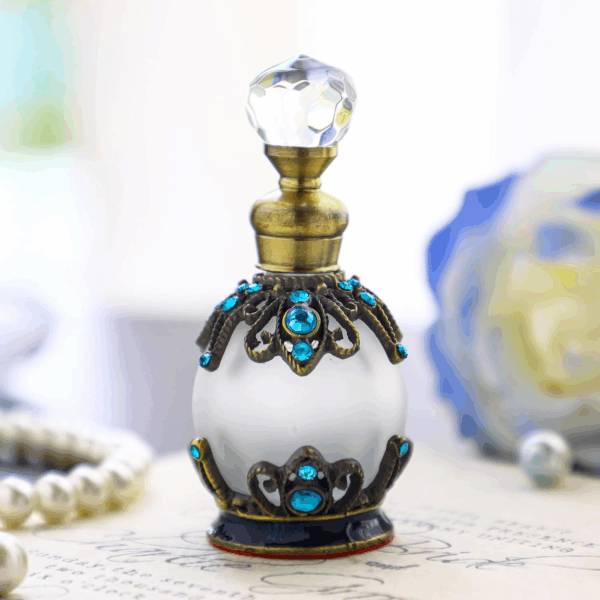 Decorative Crystal Perfume Bottle Empty Refillable Rhinestones Jeweled Vintage Glass Perfume Vial Scent Bottles for Ladies Girls(15Ml)